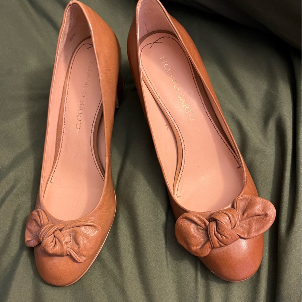 Franco Sarto bow heels size 7.5